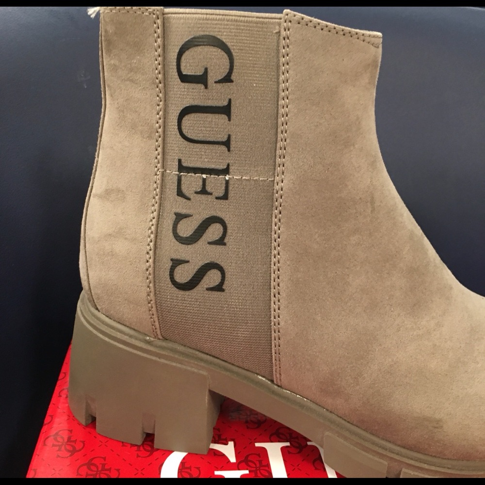 🤎🥾Guess Suede tan ankle Boots 🥾 - Picture 4 of 8